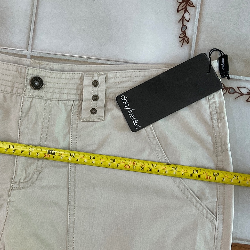 Daisy Fuentes Weekender Tan Cargo Pants – Women’s Size 12 - Picture 7 of 11